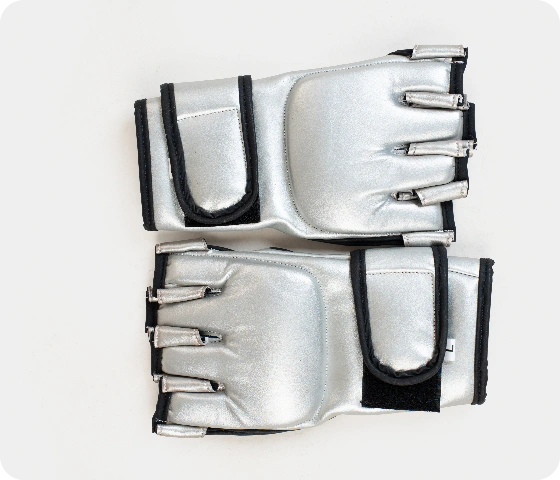 Professional Karate Gloves - Image 2